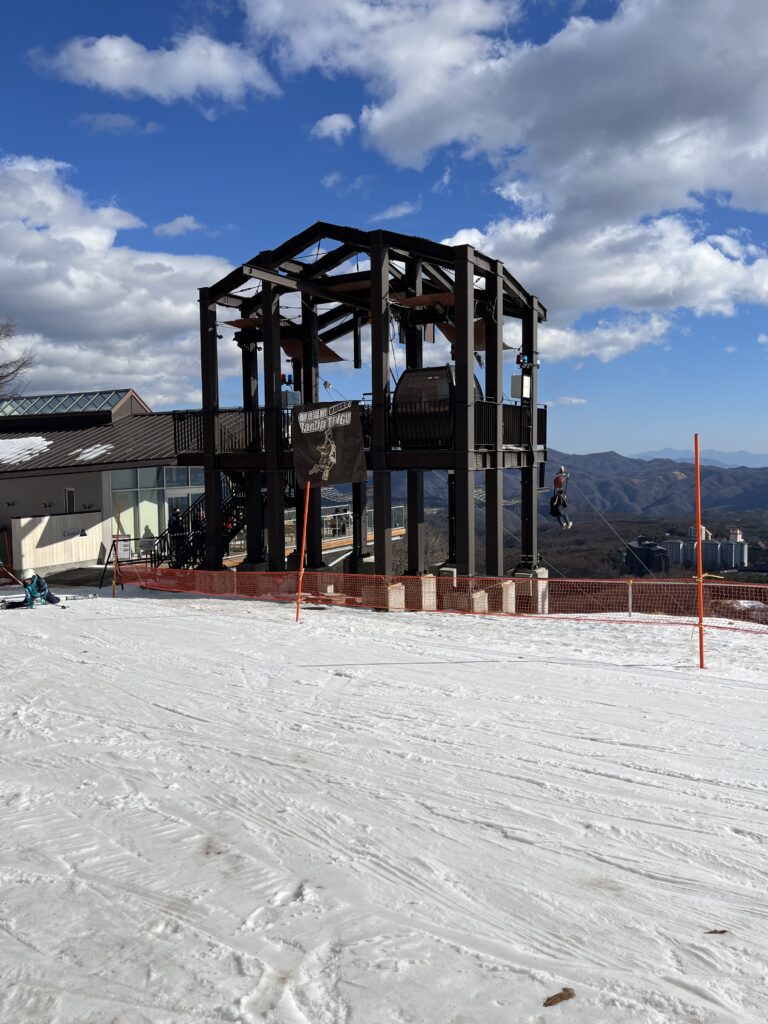 草津溫泉鄰近景點︱草津溫泉滑雪場 ー 不只有滑雪！還可以體驗空中滑索、空中鞦韆等！ - 滑雪, 草津