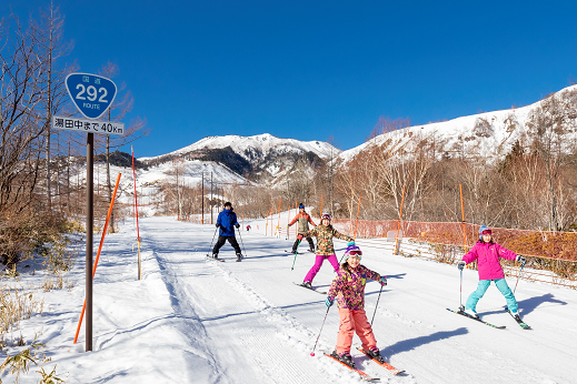 草津溫泉鄰近景點︱草津溫泉滑雪場 ー 不只有滑雪！還可以體驗空中滑索、空中鞦韆等！ - 滑雪, 草津
